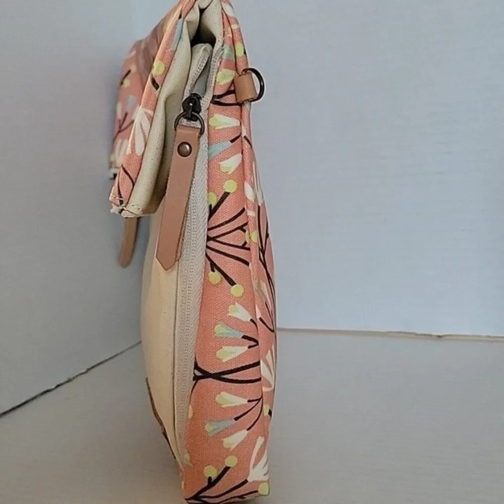 Petunia Pickle Bottom Diaper Bag Birch Blissful Brisbane Shoulder Crossbody Baby